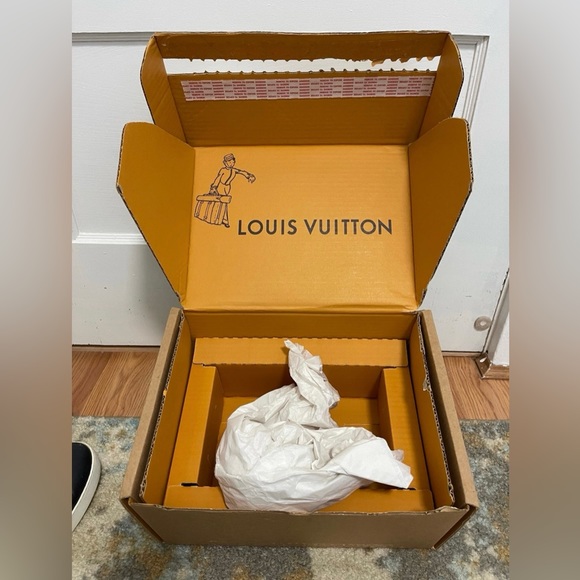 EUC Size Small Louis Vuitton Signature Paper Packaging Box 12”X 8.75” X 6” - Picture 2 of 7